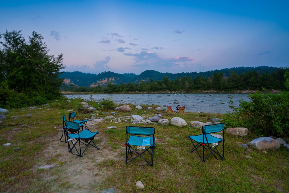CORBETT WILD RESORT 44/50