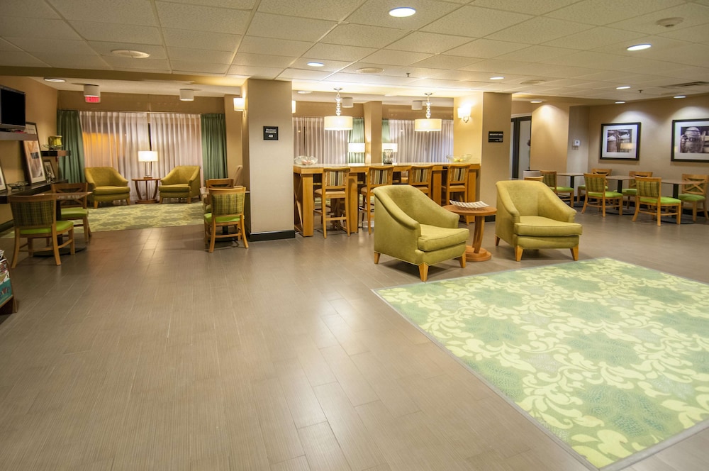 Hampton Inn Lafayette LA 18/34