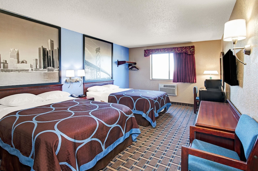 Super 8 By Wyndham Roseville/Detroit Area 17/44