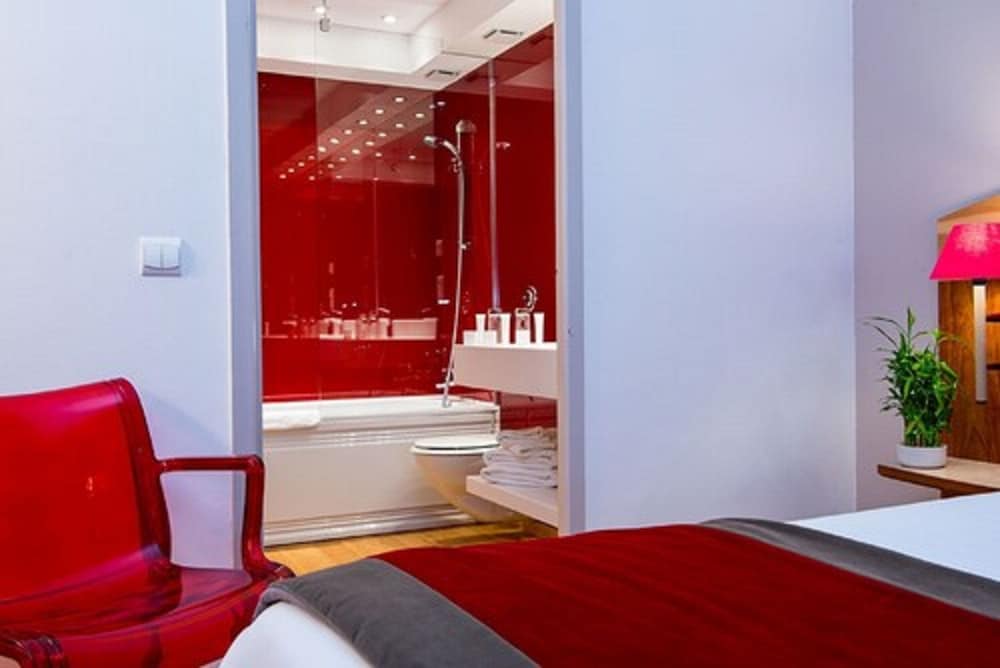 C Suites 4/56