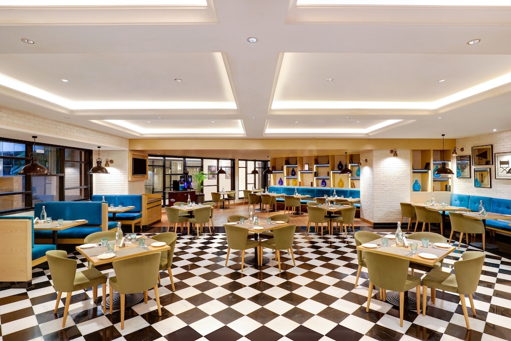 Lemon Tree Premier Mumbai Airport (Ct) 32/50