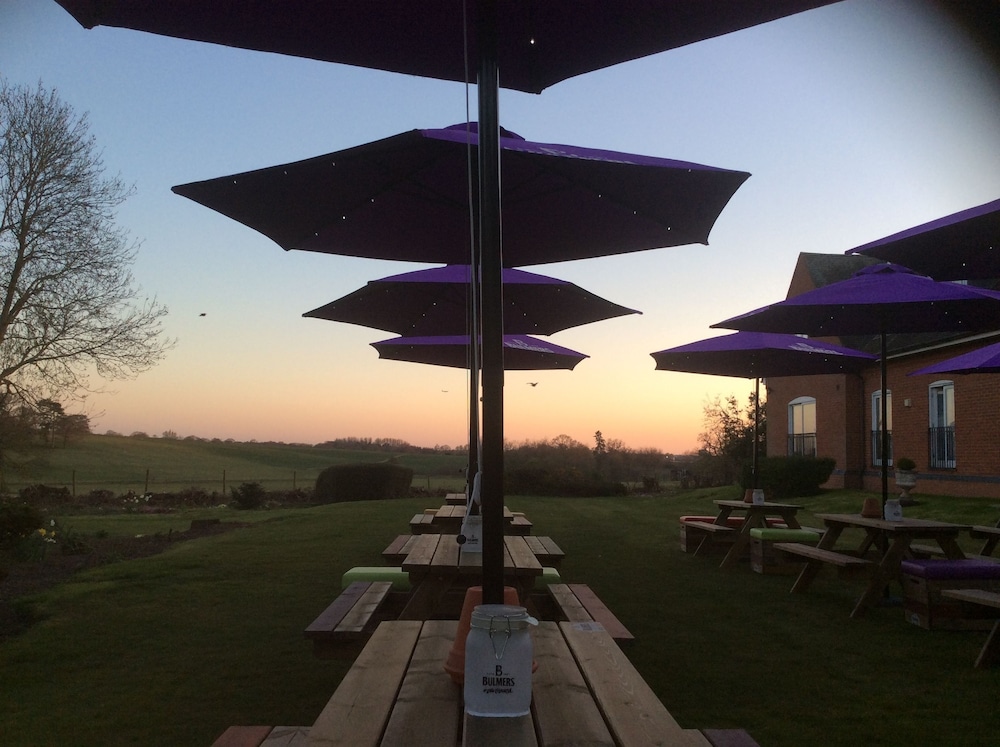 Strawberry Bank Hotel, NEC 41/47