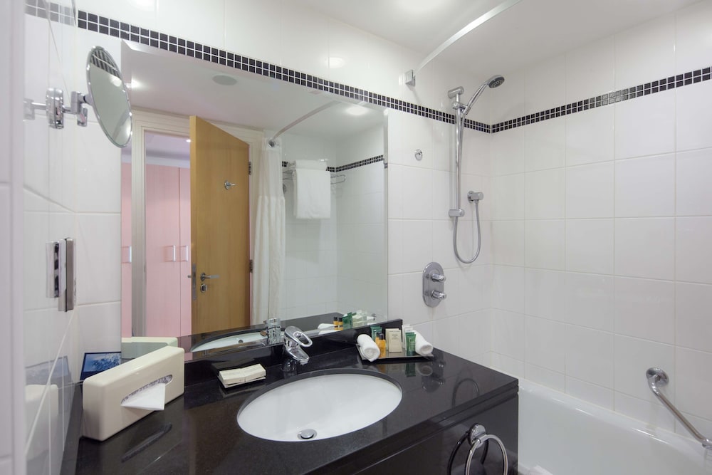 Hilton Dublin Airport 8/50