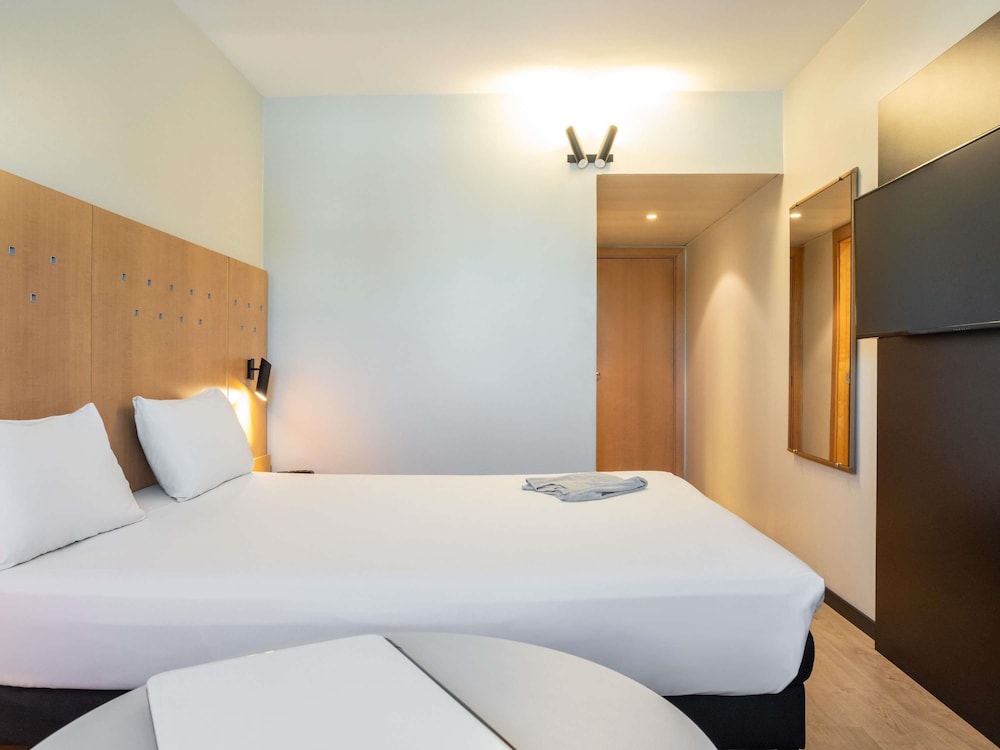 ibis Madrid Alcala de Henares La Garena 18/50