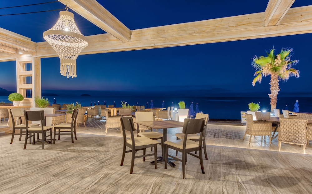 Mandala Seafront Suites 28/38