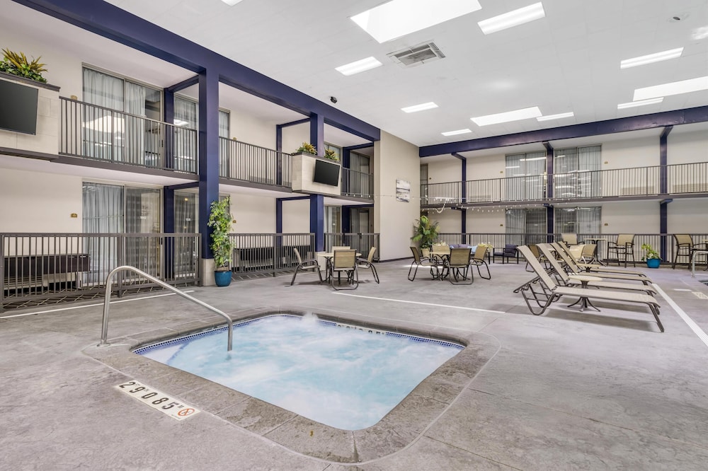 swimming pool spa
