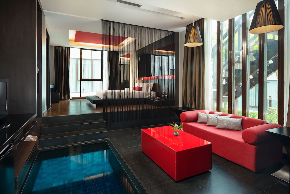Z Through By the Zign Hotel 27/50