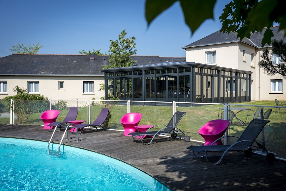 Hotel the Originals Saumur Ouest La Saulaie 54/63