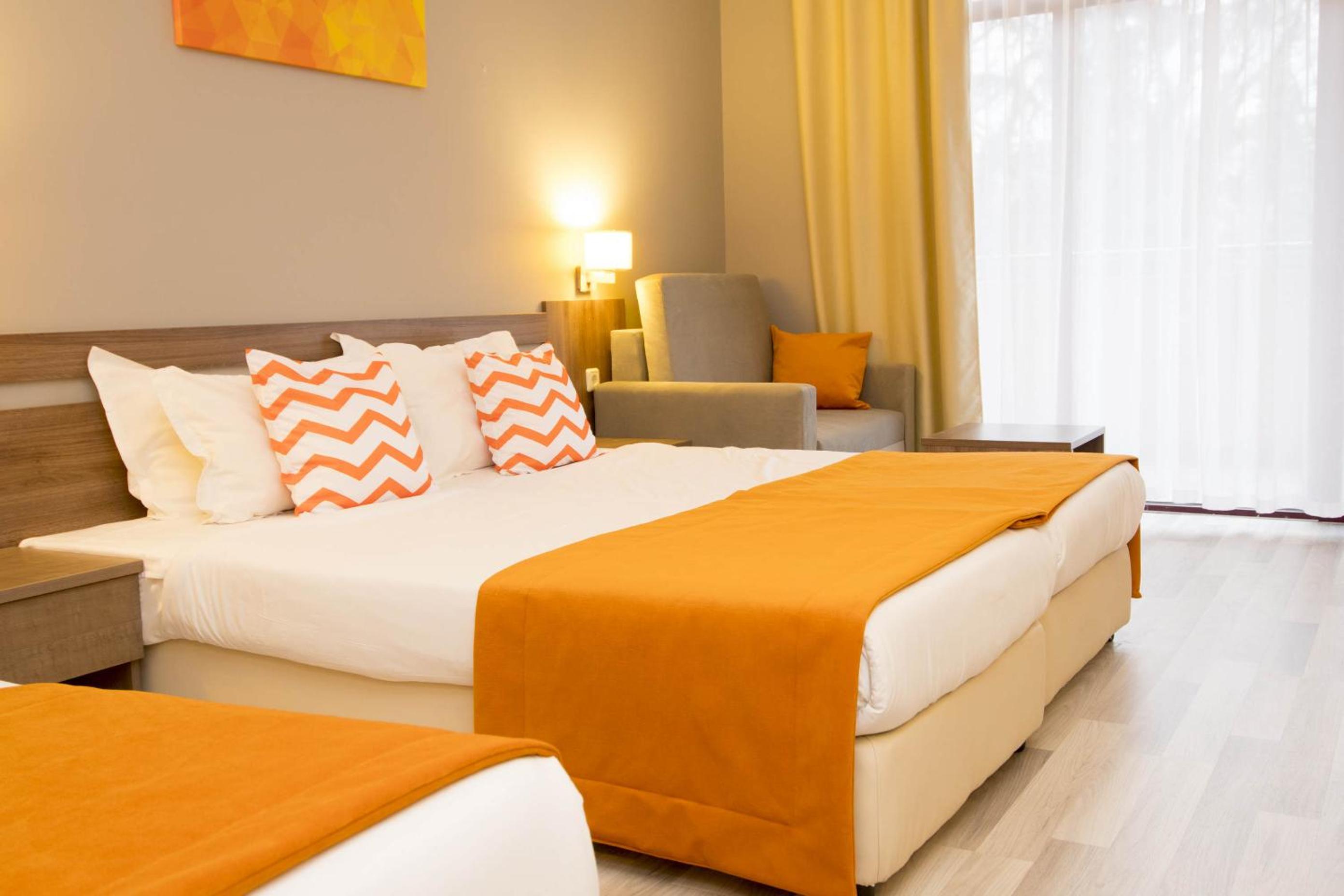 غرفة عائلية بشرفة، Park Hotel Odessos 3/10