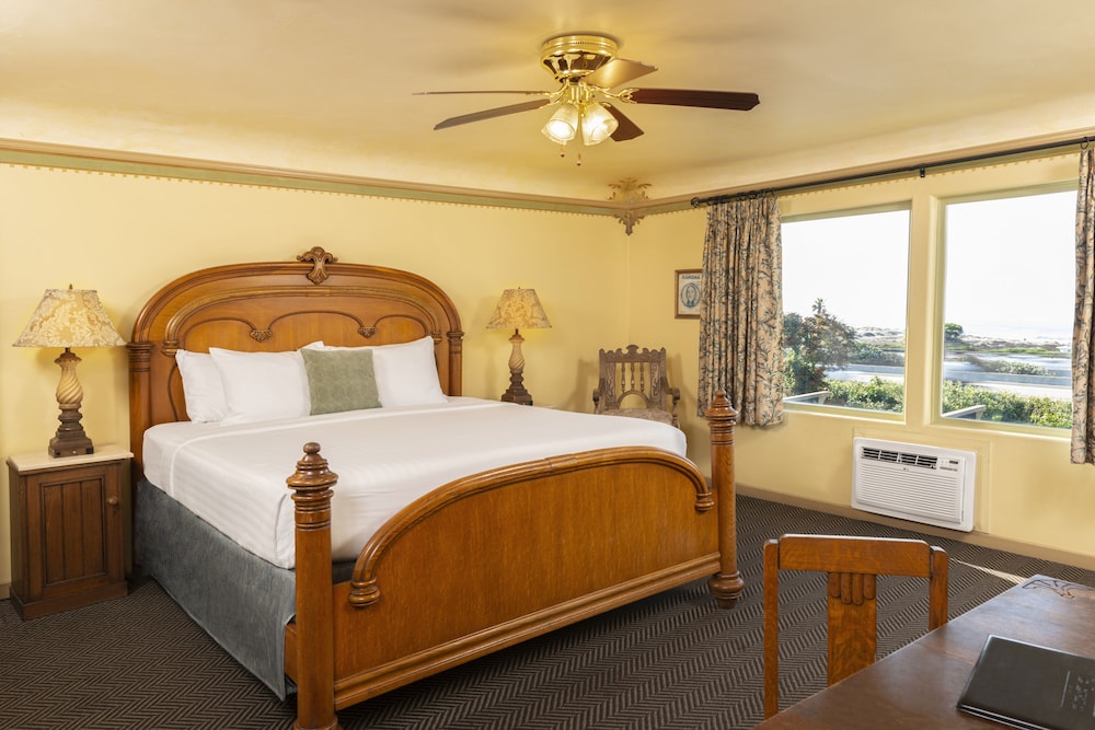 The Pierpont Inn 22/61