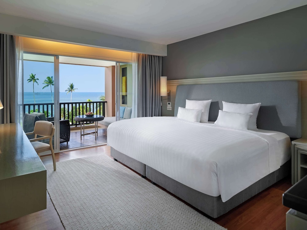 DELUXE, KING BED, SEA VIEW