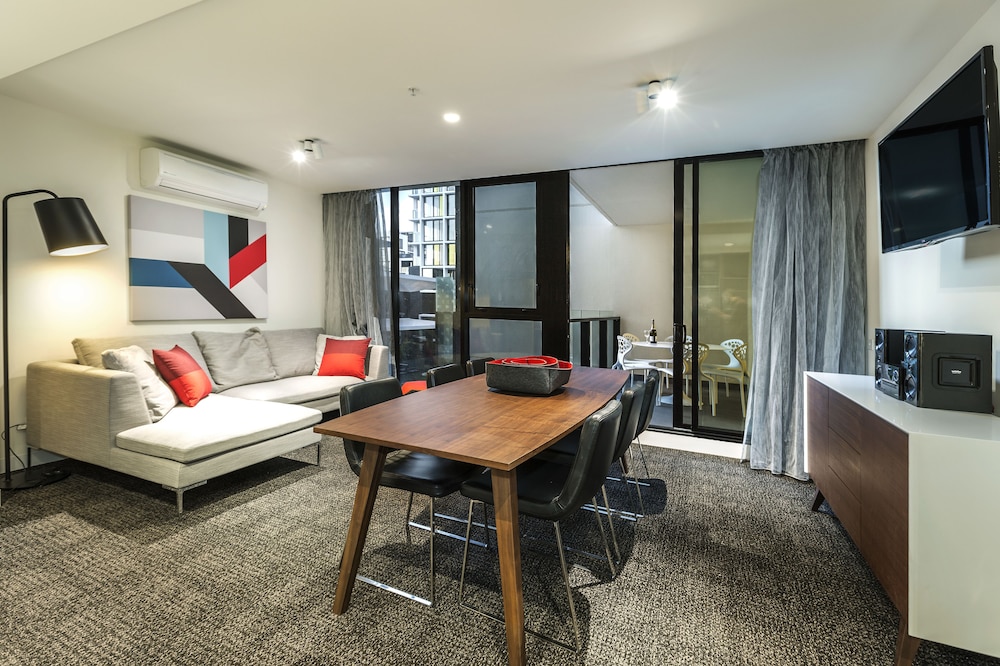 MainStay Suites Abbotsford 43/58