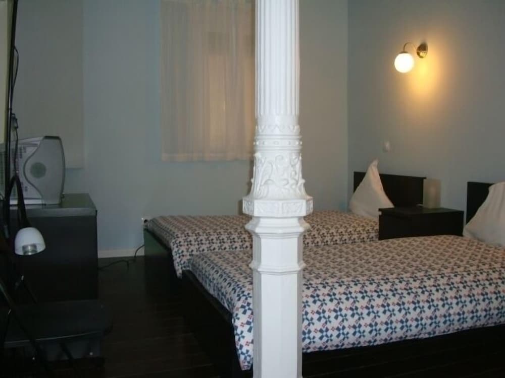 PIZARRO HOSTAL 25/50