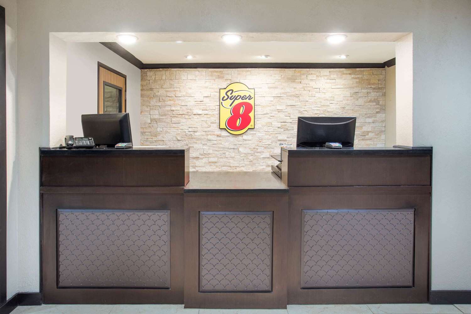 Super 8 by Wyndham Billings MT 8/52