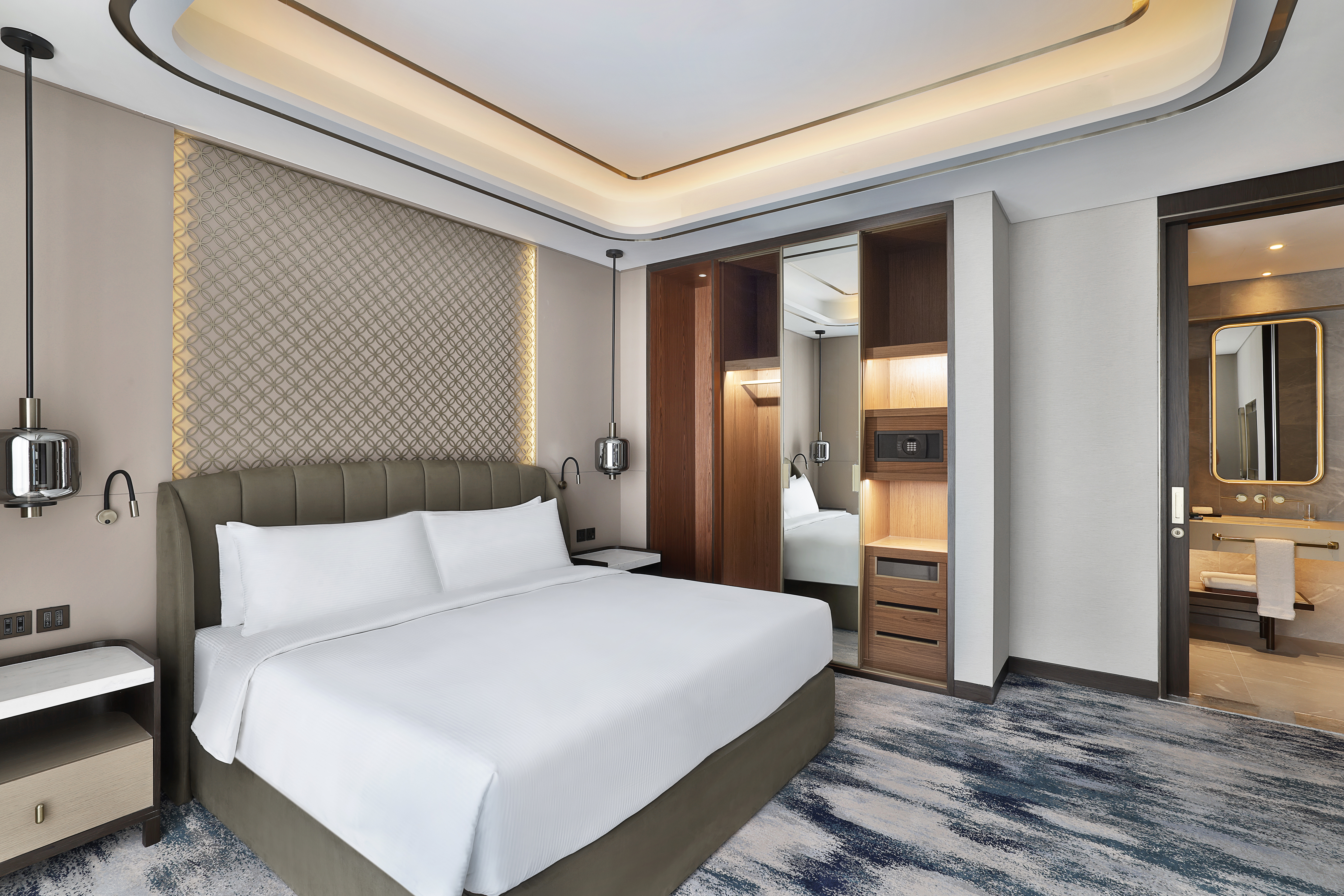1 BEDROOM, SUPERIOR, SUITE, KING BED