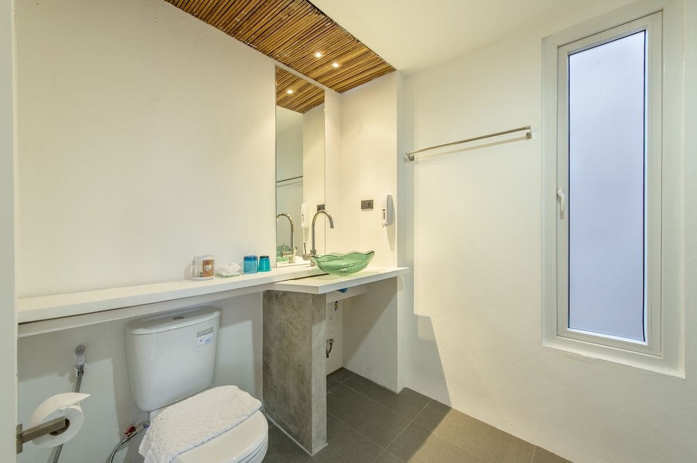 Lucerne Villa Resort 33/34