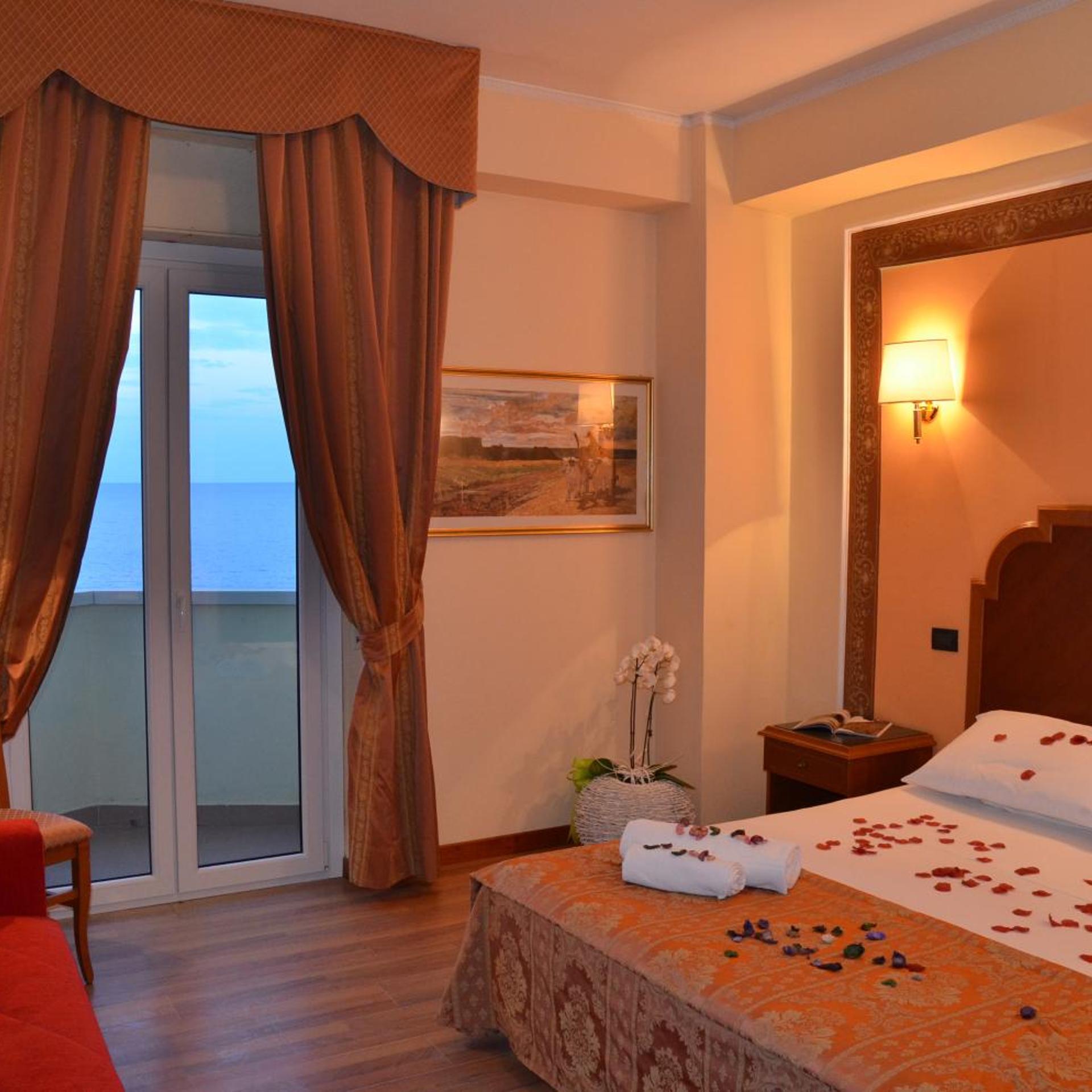 غرفة قياسية بسرير مزدوج، Grand Hotel Montesilvano 2/8