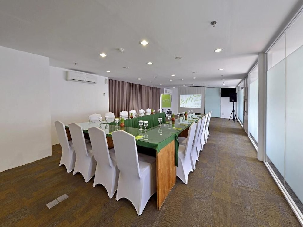 Whiz Hotel Pemuda Semarang 32/44