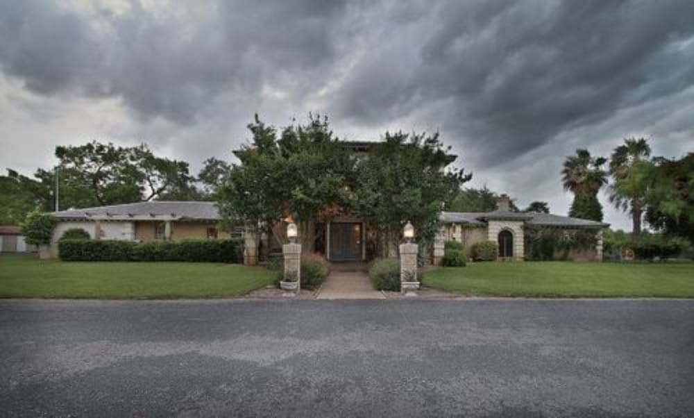 Live Oaks Bed and Breakfast 42/44