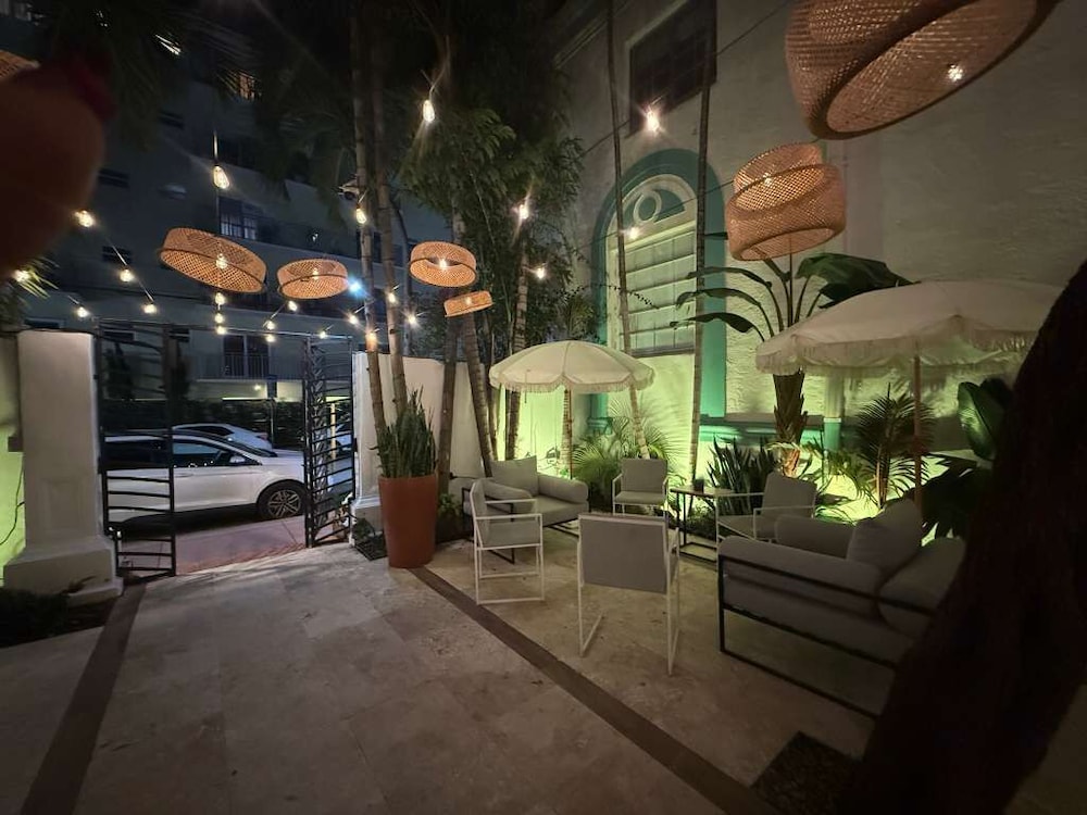 Hotel Harrison 4/51