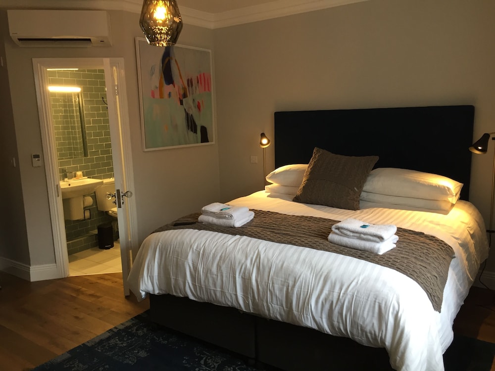 Pembroke Hall 21/50