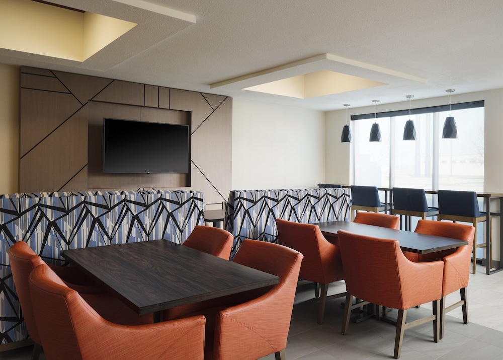 Holiday Inn Express Hotel & Suites Peru - Lasalle Area 61/66