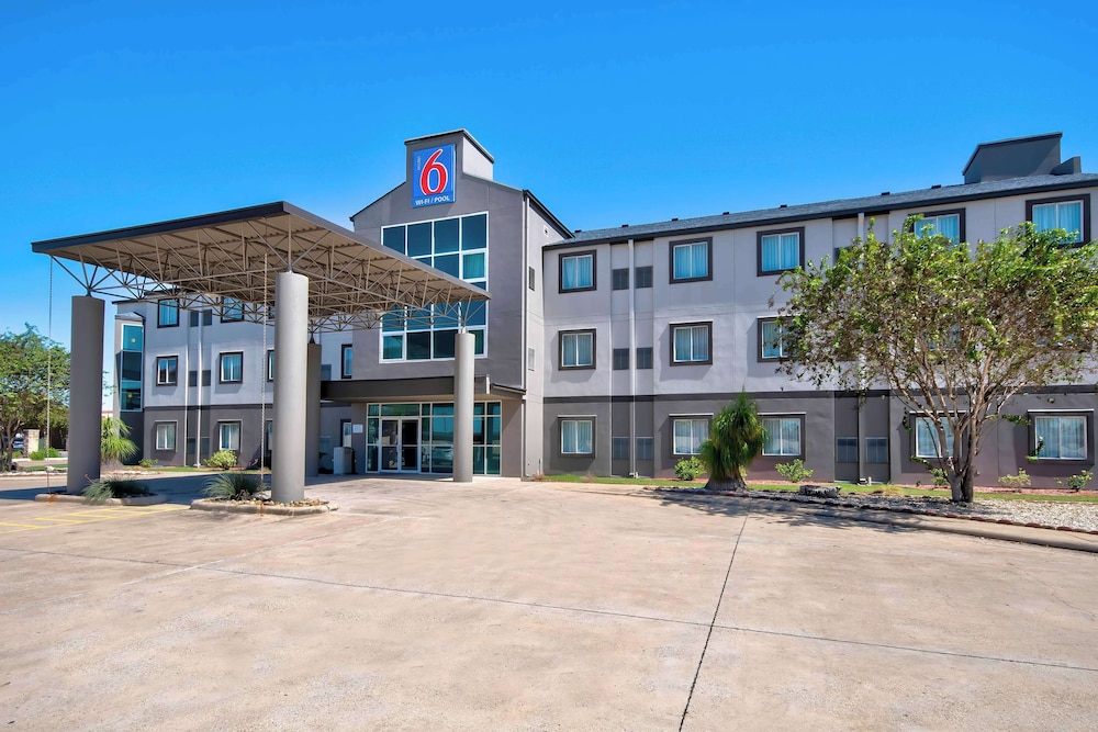 Motel6 Harlingen, TX 43/52