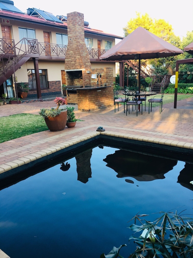 Clubview Guest House 29/40