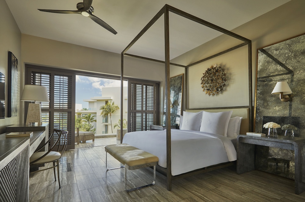 Room, 2 Queen Beds, Resort View