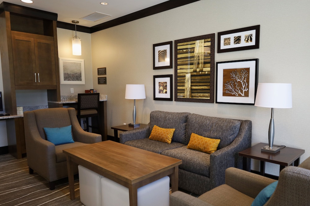 Staybridge Suites Waterloo - St. Jacobs Area 51/78