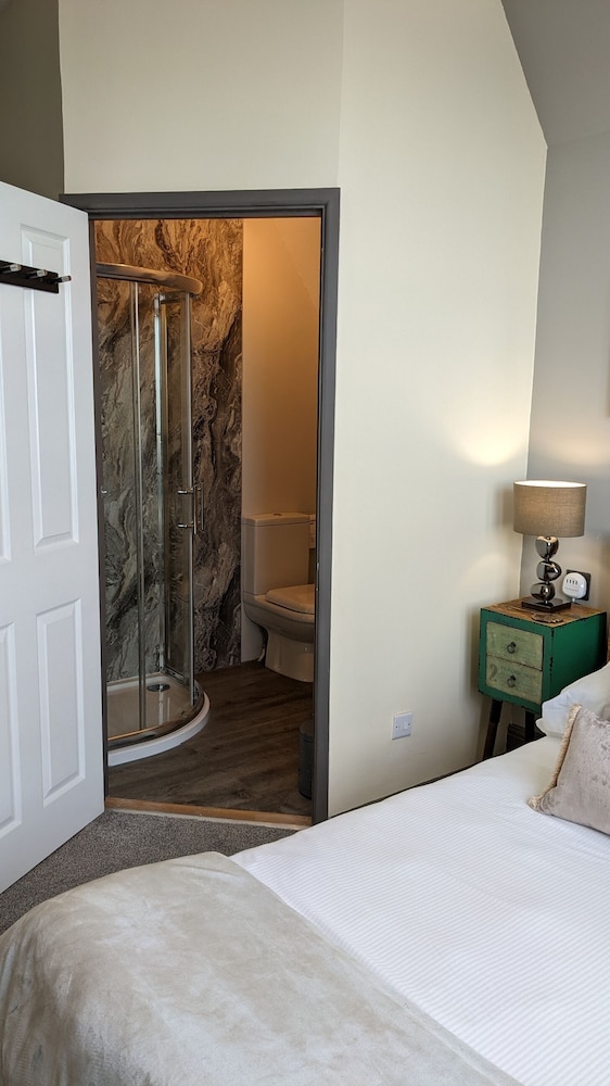 Oaklands Guest House 12/50