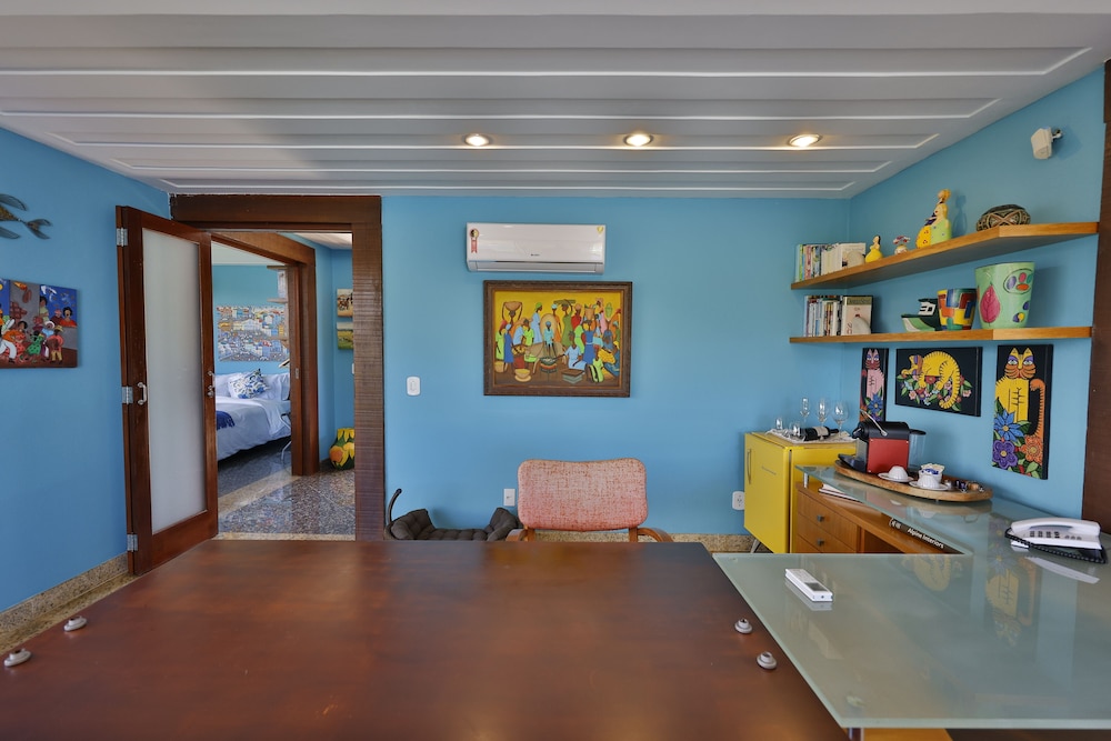 Cliffside Luxury Inn 6/48