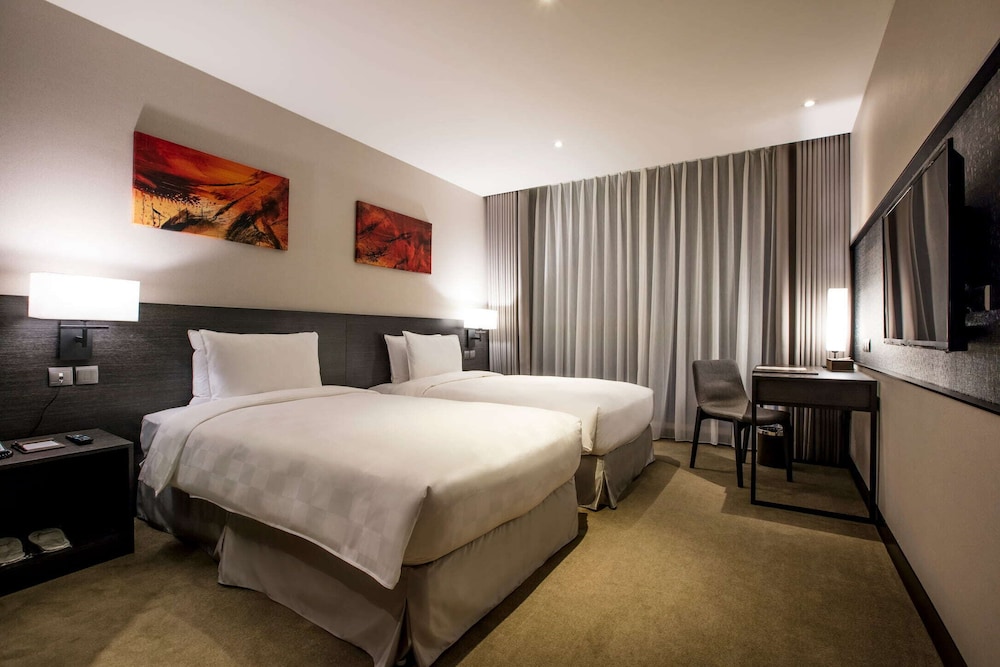 Platinum Hotel 36/71