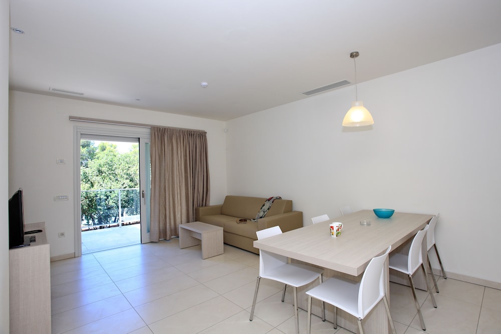 Crvena Luka Family Hotel 40/78