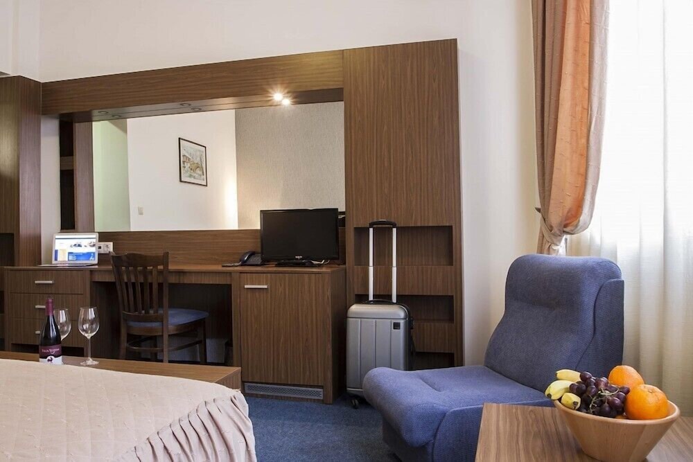 Diter Hotel 27/45