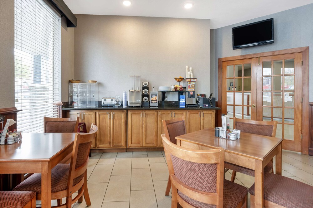 Best Western Wheatland Inn 29/47