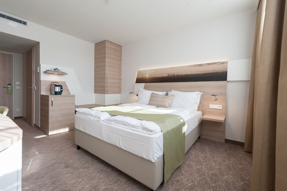 Holiday Inn Frankfurt Airport 19/75
