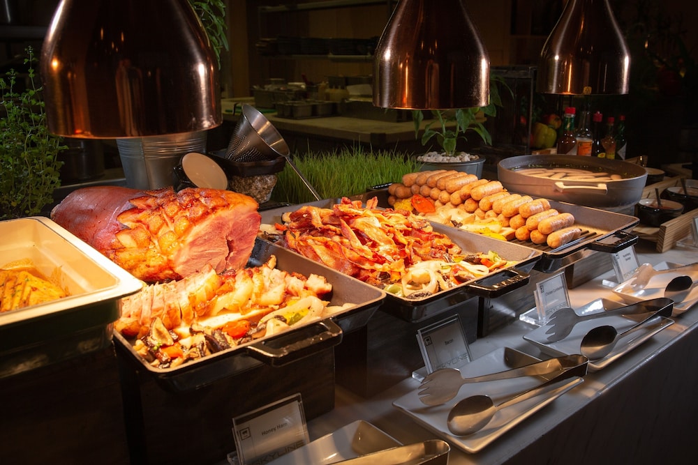 Avani Riverside Bangkok Hotel 23/72