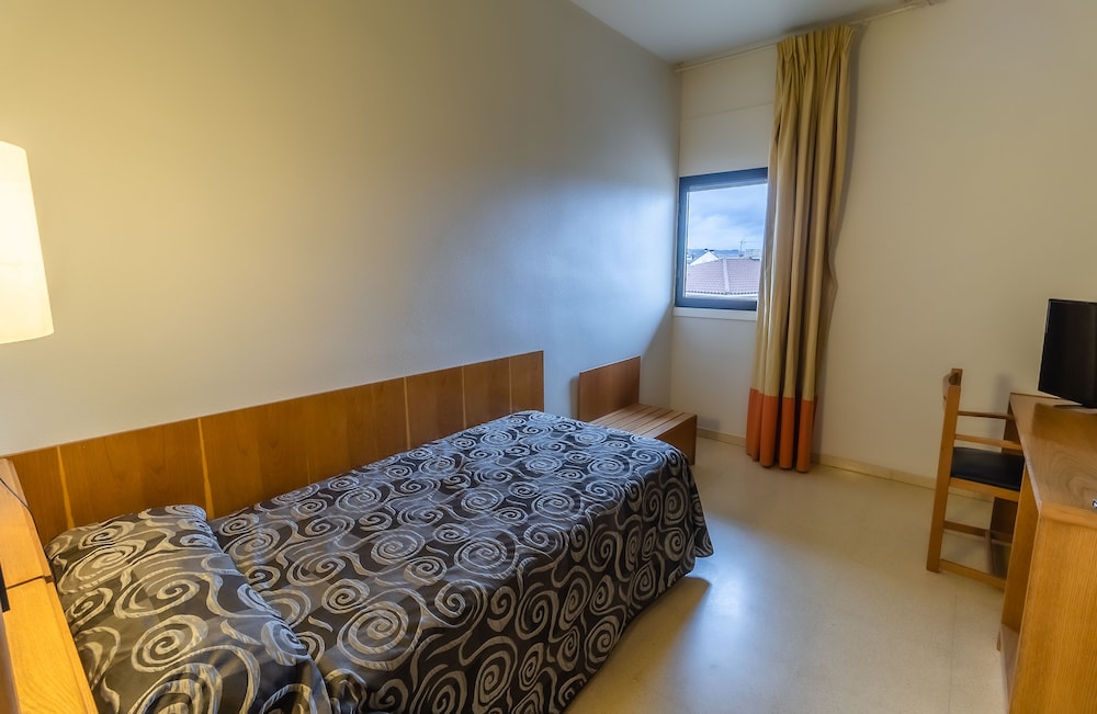 Room, Single, Single Bed