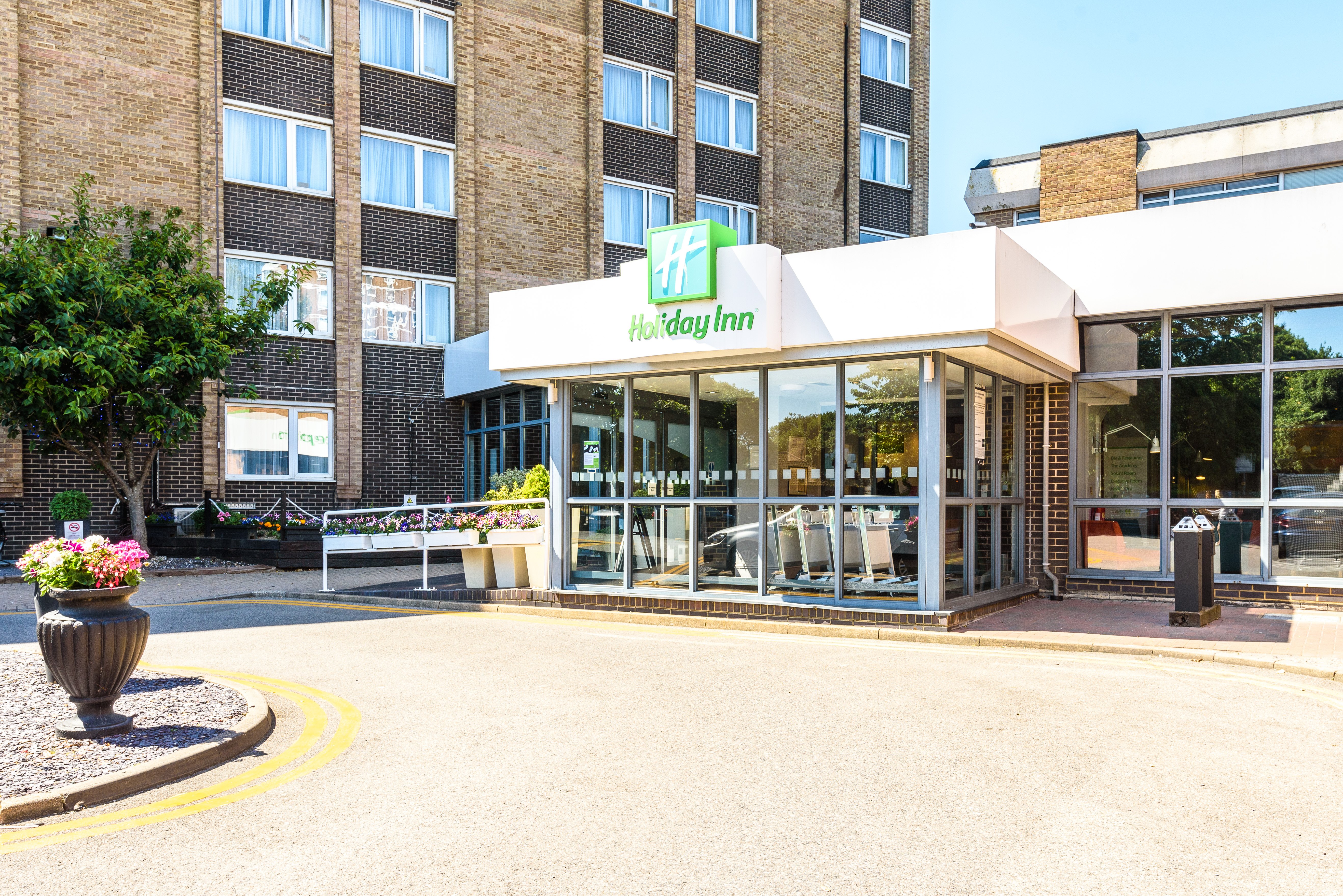 HOLIDAY INN PORTSMOUTH 73/73