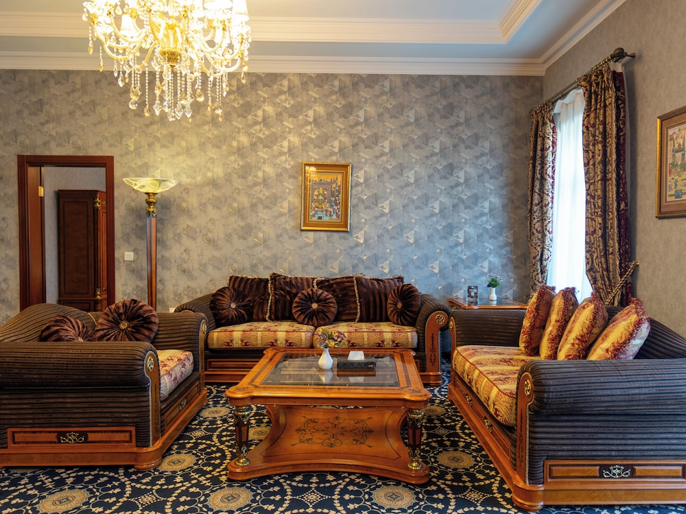Shah Palace Hotel 58/77