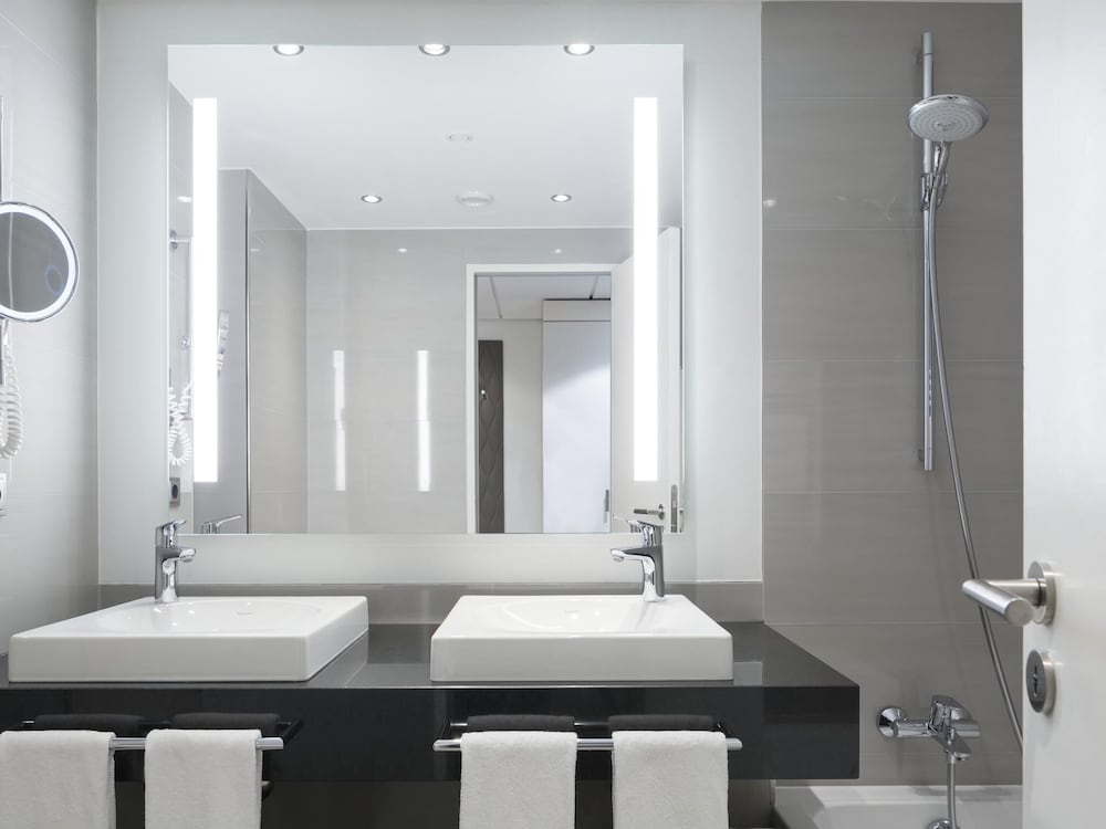 غرفة سوبيريور بسريرين منفصلين، Pullman Berlin Schweizerhof 5/6