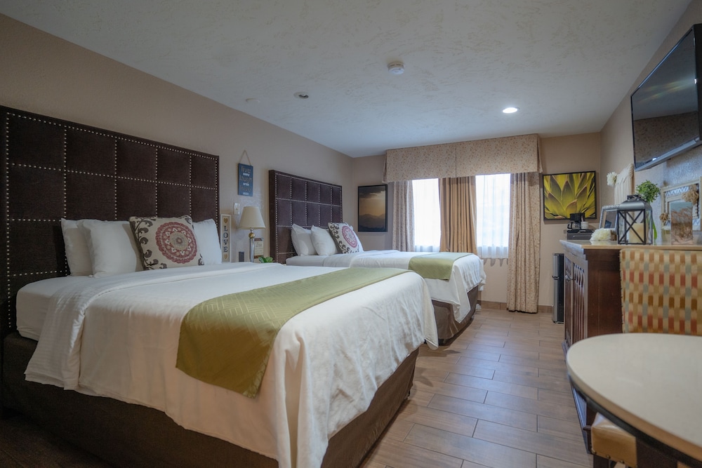 Quality Inn Suites Near the Border 23/67
