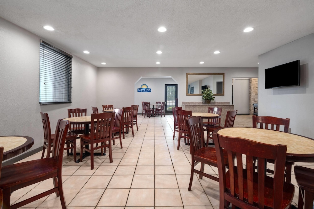 Days Inn By Wyndham College Park Airport Best Road 39/55