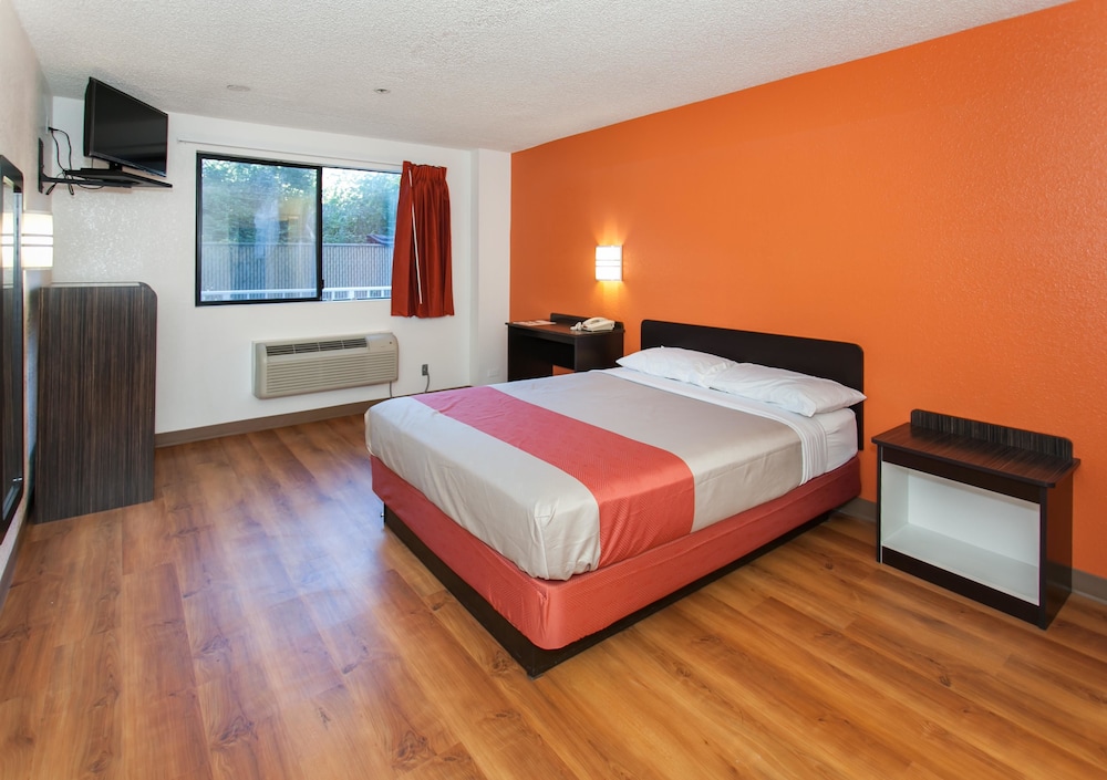 Motel6 Los Angeles, CA - Los Angeles - LAX 12/59