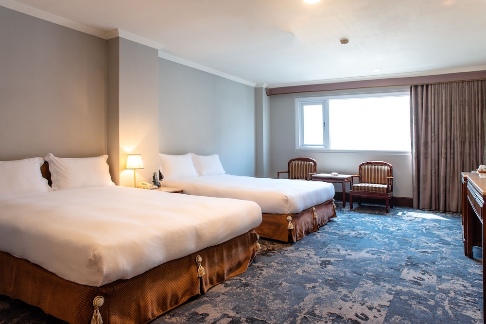 Chiayi King Hotel 20/65