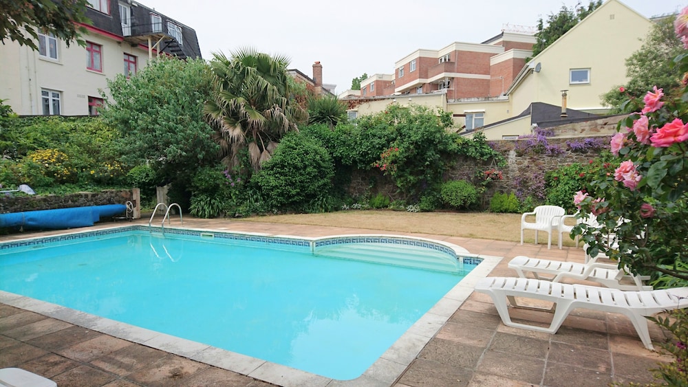 Sarum Hotel 63/69