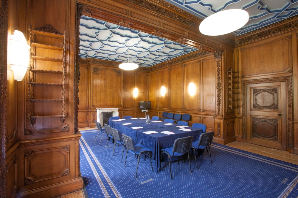Wortley Hall 17/50