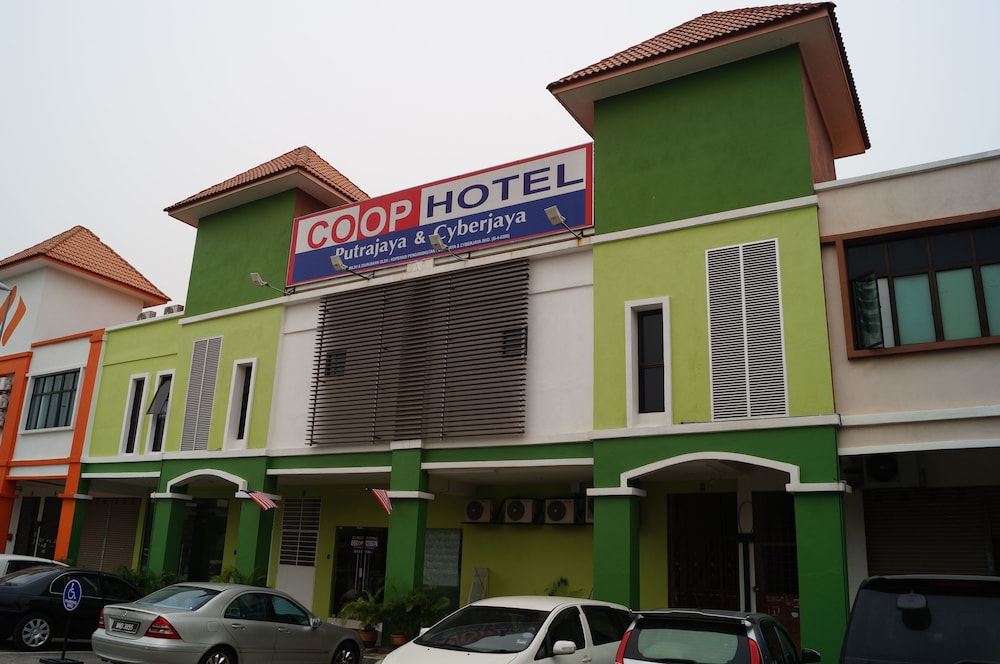 Coop Hotel Putrajaya Cyberjaya in SEPANG