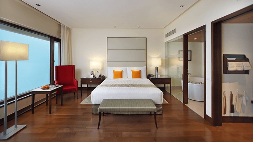 The Oberoi Mumbai 10/61